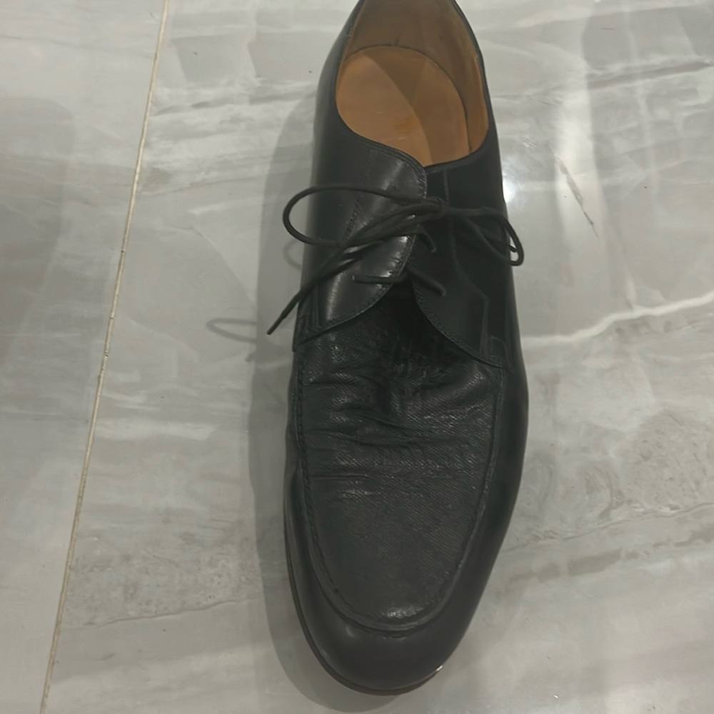 Gucci brown classic shoe size 12 good condition.